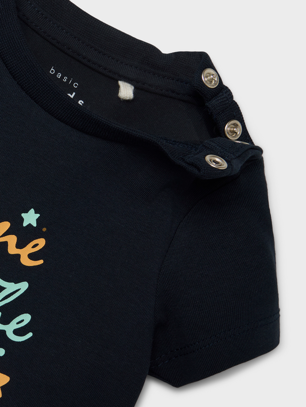 Product CAMISETA VACION - Dark Sapphire AOP:Shine like the Stars - Image 2