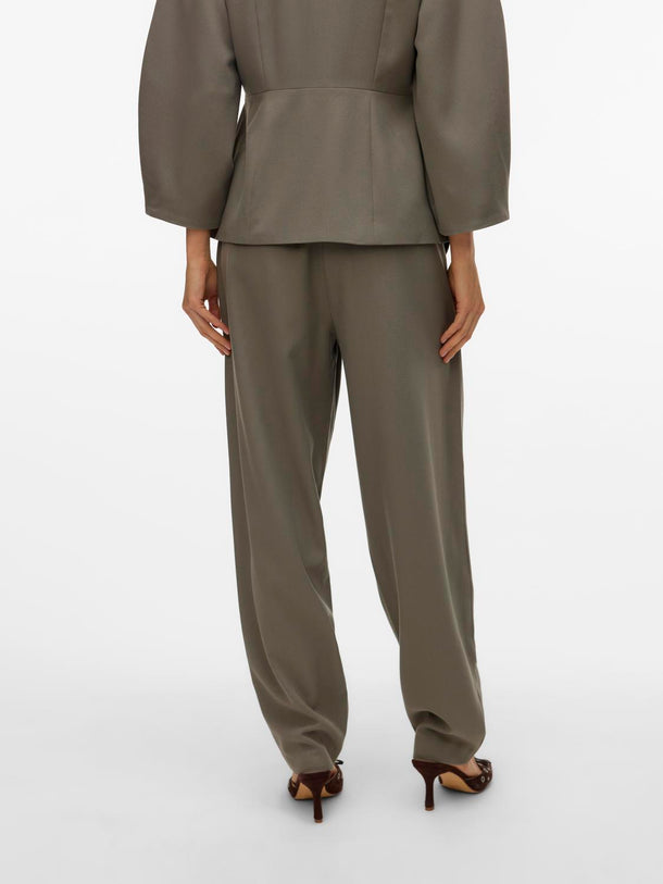 Product PANTALÓN SASTRERO REGULAR TIRO ALTO SIRA-Covert Green - Image 3