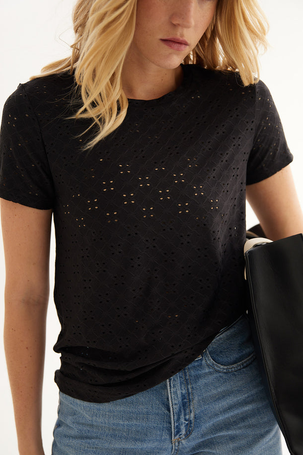 Product CAMISETA CATHINKA  - Black - Image 4