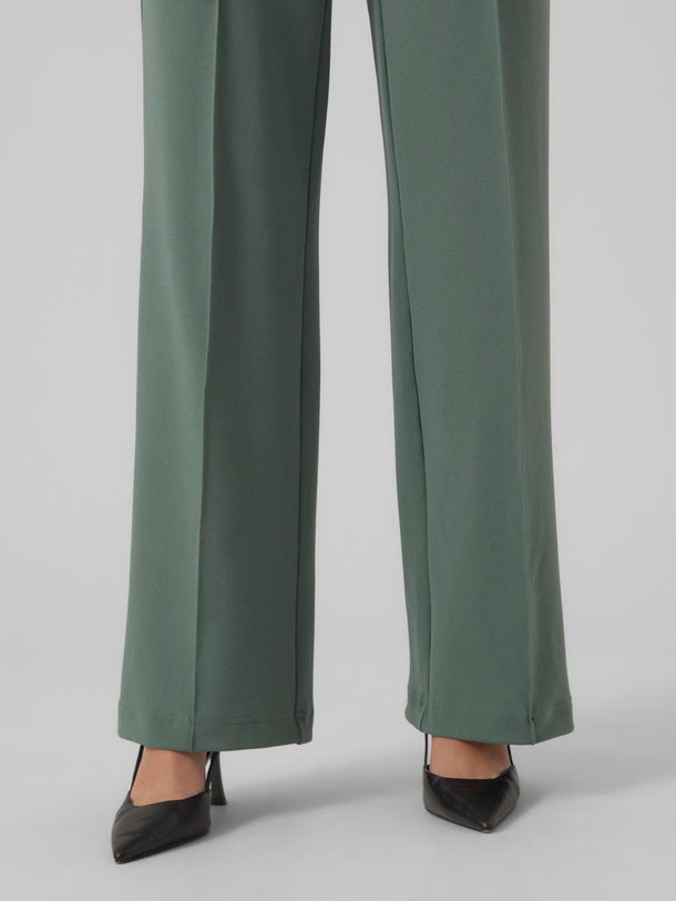 Product PANTALÓN PINZAS ANCHO BECKY-Dark Forest - Image 5