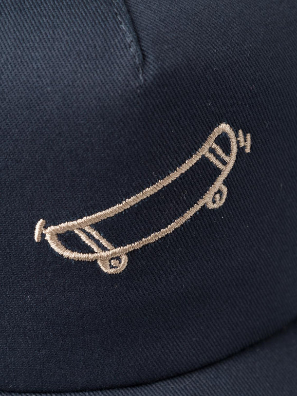 Product GORRO OTTO - Dark Sapphire Detail:Skateboard - Image 2