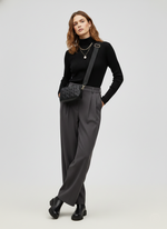 CARTERA BANDOLERA ACOLCHADA EFECTO CUERO POPPY - Black Detail:LIGHT GOLD METAL