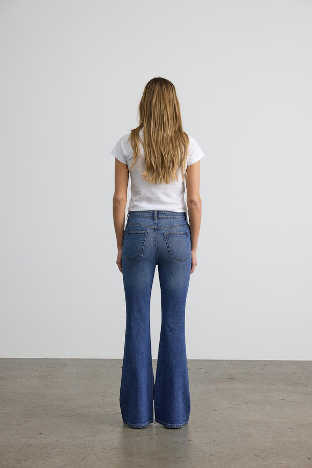 Product JEAN FLARE TIRO ALTO KAREEN-Medium Blue Denim - Image 8