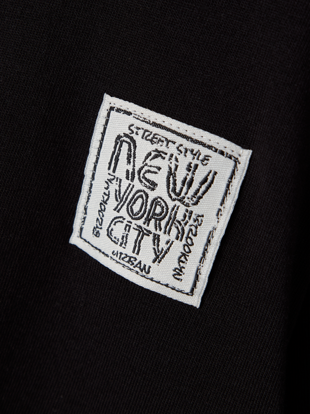 Product CAMISETA VARTO - Black - Image 2