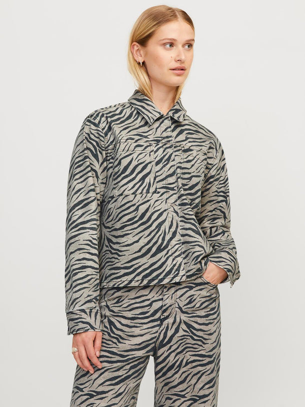 Product CHAQUETA SARAH - Feather Gray AOP:ZEBRA - Image 2