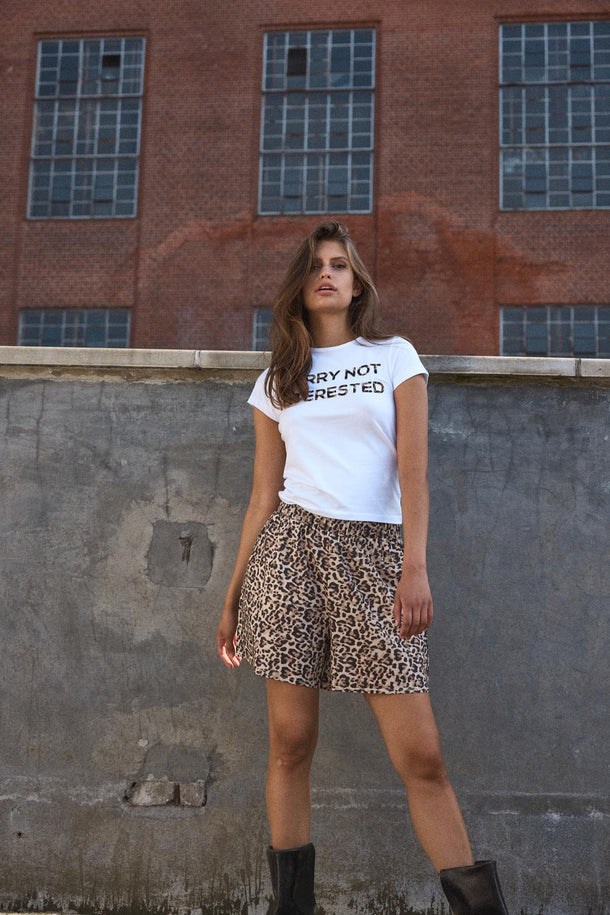 Product SHORT ESTAMPADO PEYTON-Silver Mink AOP:LEO - Image 1