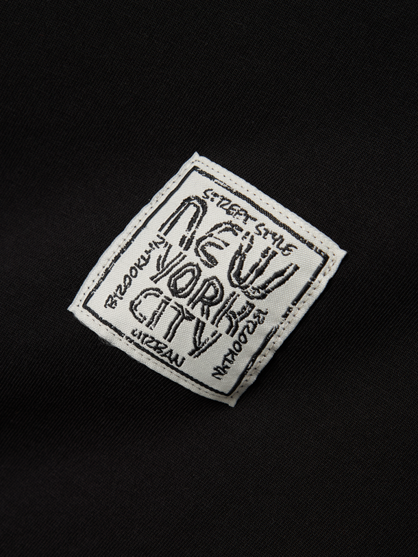 Product CAMISETA VARTO - Black - Image 2
